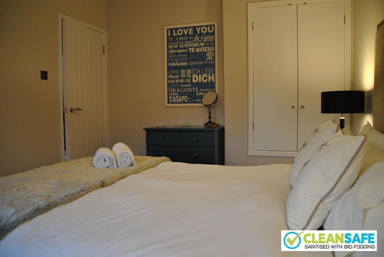 Alexandra Court One Bedroom Central Windsor Flats With Parking Екстер'єр фото
