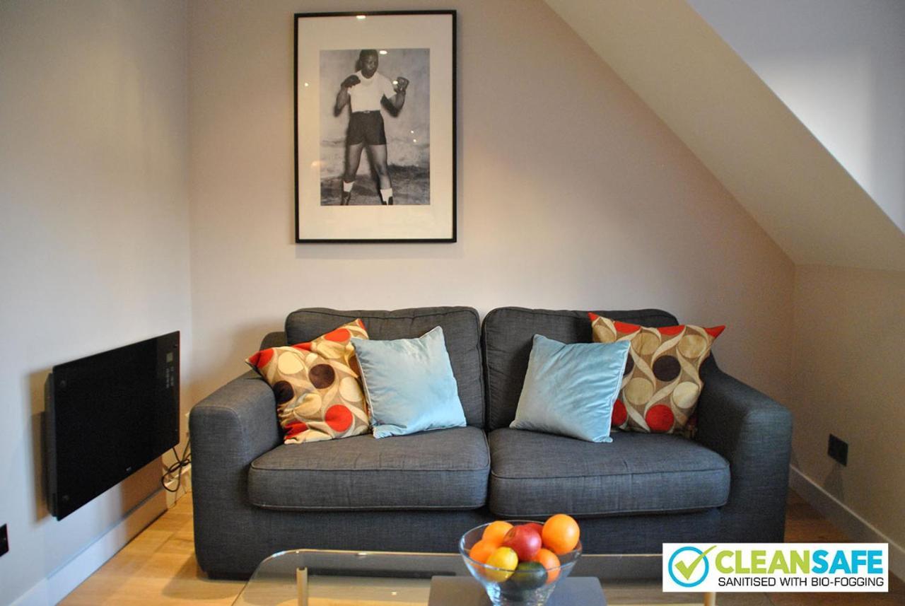 Alexandra Court One Bedroom Central Windsor Flats With Parking Екстер'єр фото