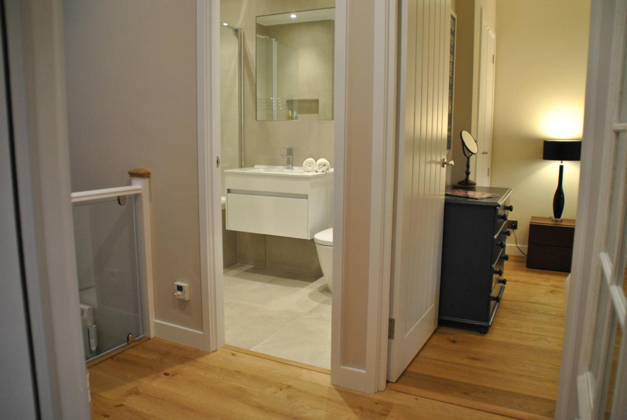 Alexandra Court One Bedroom Central Windsor Flats With Parking Екстер'єр фото