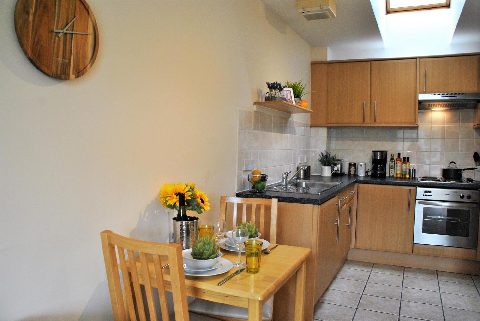Alexandra Court One Bedroom Central Windsor Flats With Parking Екстер'єр фото